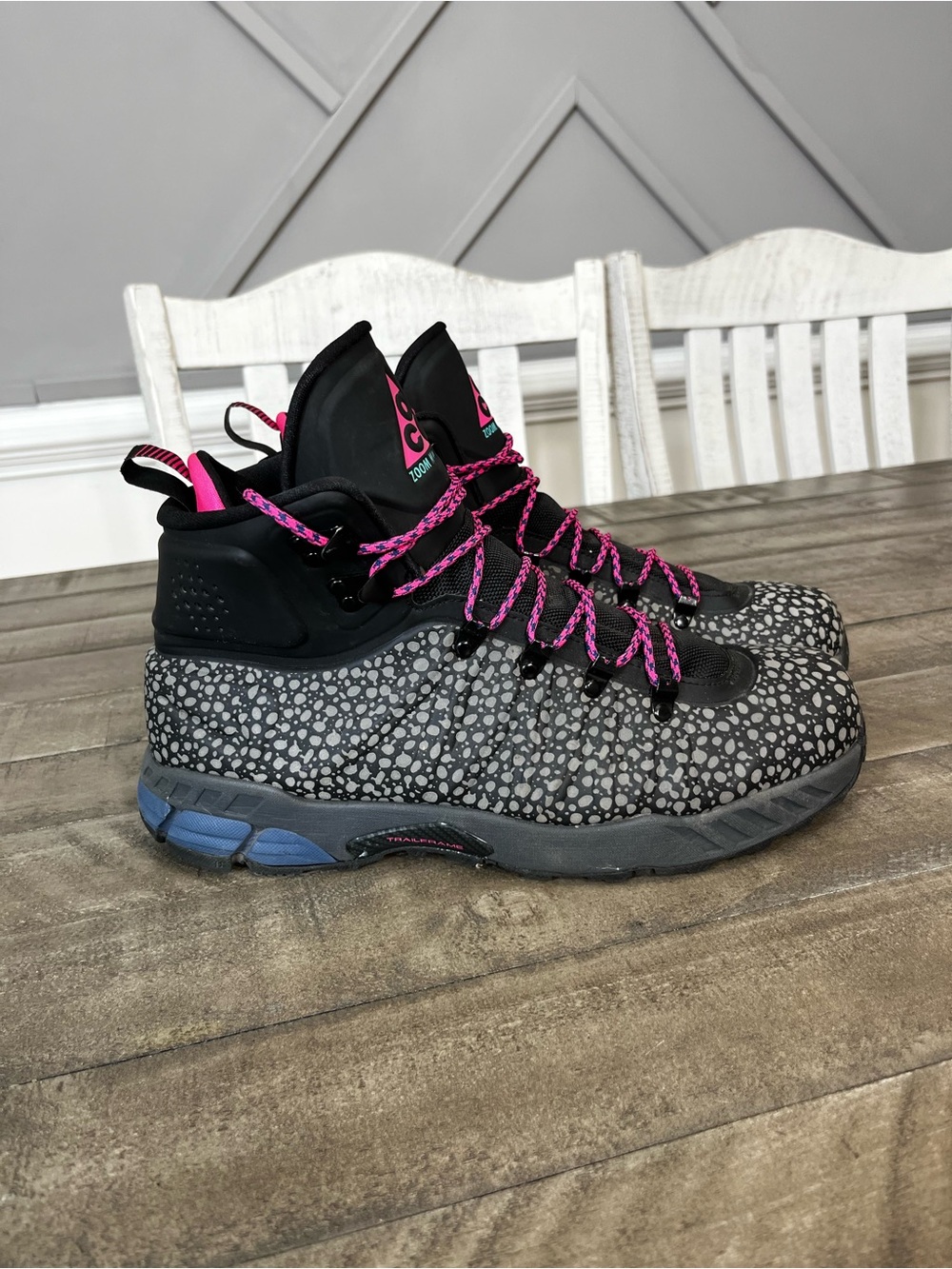 Nike Zoom Meriwether
Posite Black Pink Foil
Gamma Blue Men's Boots
Sneakers 11.5 - Picture 2 of 5